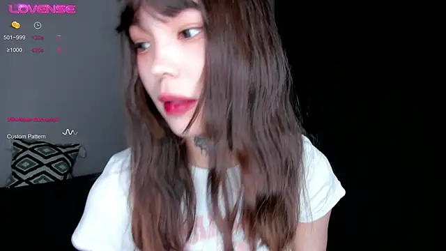 Snapshot of Dark_Ester chatting on November 2025 10:54:01 AM Dark Ester online show from November 2025 10:54:01 AM