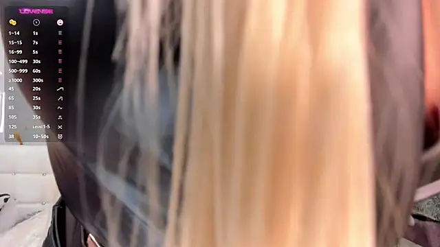 Snapshot of EmilyLeah_ chatting on January 2026 02:33:01 PM EmilyLeah online show from January 2026 02:33:01 PM