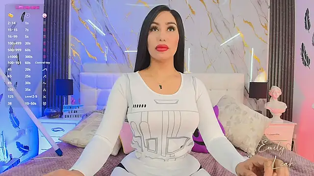 Snapshot of EmilyLeah_ chatting on May 2026 03:09:02 PM EmilyLeah online show from May 2026 03:09:02 PM