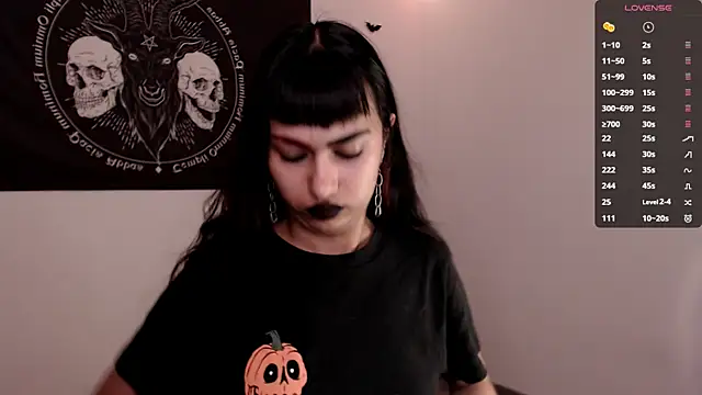 Snapshot of Little-Lucifer chatting on October 2025 01:50:01 AM Little-Lucifer online show from October 2025 01:50:01 AM