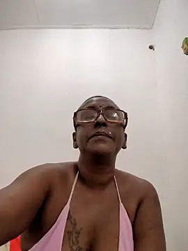 mamakarma1403 online show from May 2026 02:25:01 PM