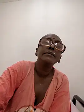 Snapshot of mamakarma1403 chatting on June 2026 12:32:02 AM mamakarma1403 online show from June 2026 12:32:02 AM