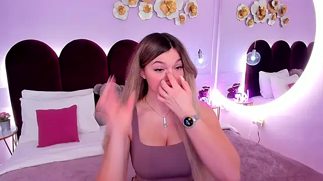 ZaraBloom online show from February 2026 03:19:02 PM