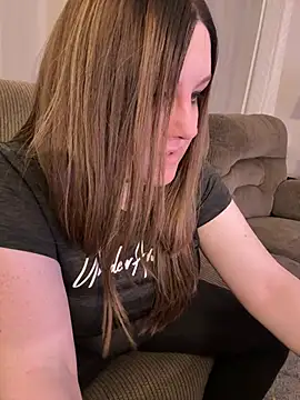 Snapshot of PuckBunny17 chatting on April 2026 12:56:01 AM PuckBunny17 online show from April 2026 12:56:01 AM