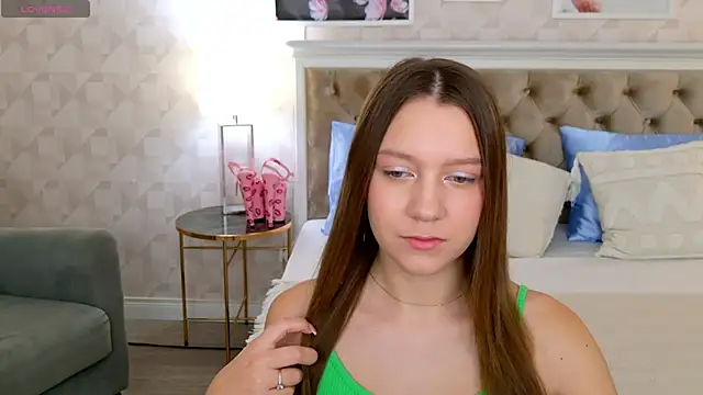 Snapshot of AliceBrayan chatting on January 2025 05:13:01 AM AliceBrayan online show from January 2025 05:13:01 AM