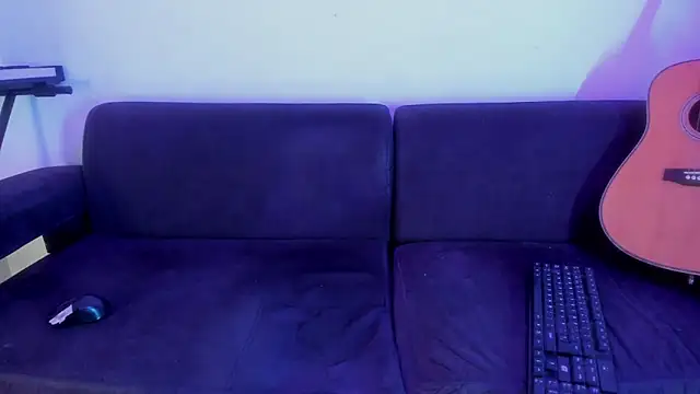 Henrikk senn online show from November 2025 03:17:01 AM