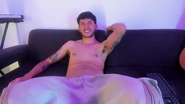 Henrikk senn online show from December 2025 06:19:01 AM