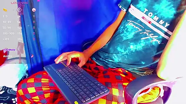 nicol gill  online show from December 2024 05:22:01 PM