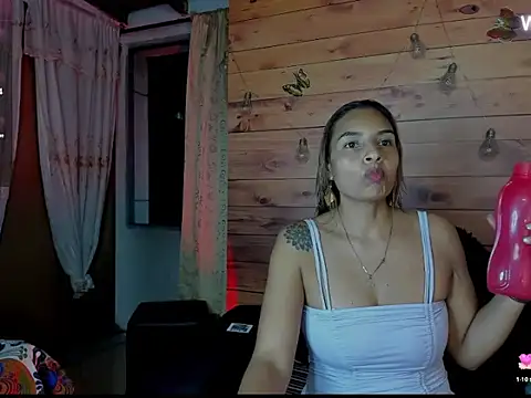 Snapshot of mykaelahoney chatting on November 2025 01:05:01 AM mykaelahoney online show from November 2025 01:05:01 AM