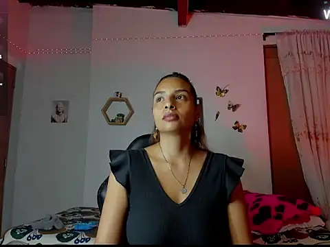 Snapshot of mykaelahoney chatting on November 2025 06:01:01 AM mykaelahoney online show from November 2025 06:01:01 AM