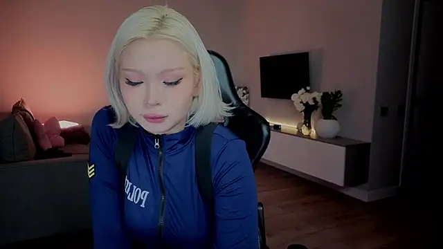 RileyMee online show from January 2026 03:41:01 AM