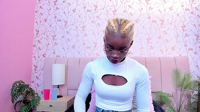 amber-hill online show from December 2025 07:09:01 PM