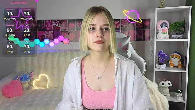 Snapshot of Dragonwind chatting on February 2025 10:04:01 PM Dragonwind online show from February 2025 10:04:01 PM