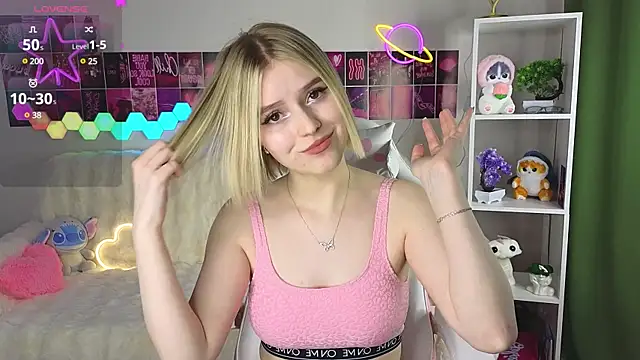 Snapshot of Dragonwind chatting on February 2025 01:10:01 AM Dragonwind online show from February 2025 01:10:01 AM