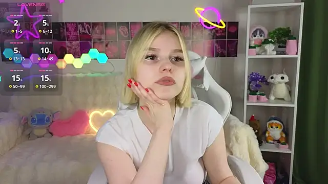 Snapshot of Dragonwind chatting on February 2025 03:31:02 AM Dragonwind online show from February 2025 03:31:02 AM