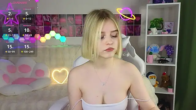 Snapshot of Dragonwind chatting on February 2025 04:40:02 AM Dragonwind online show from February 2025 04:40:02 AM