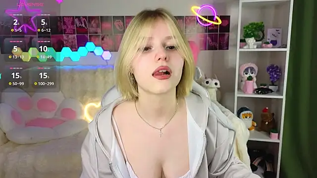 Snapshot of Dragonwind chatting on February 2025 08:50:01 PM Dragonwind online show from February 2025 08:50:01 PM