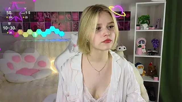 Snapshot of Dragonwind chatting on March 2025 03:33:01 AM Dragonwind online show from March 2025 03:33:01 AM