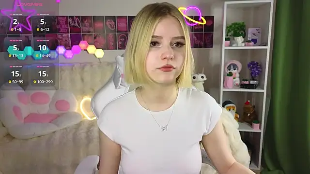 Snapshot of Dragonwind chatting on March 2025 11:37:02 PM Dragonwind online show from March 2025 11:37:02 PM