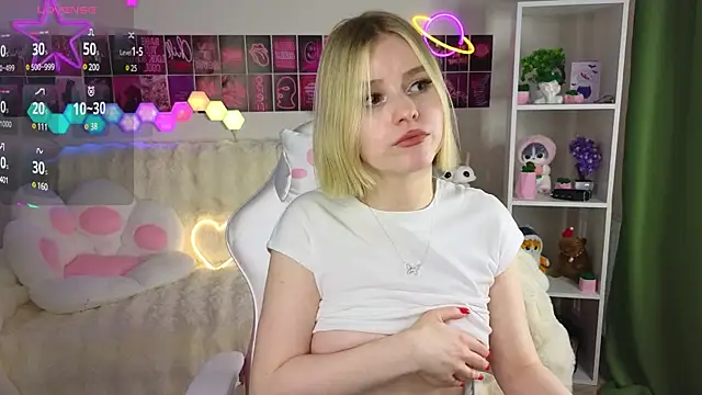 Snapshot of Dragonwind chatting on March 2025 05:46:02 AM Dragonwind online show from March 2025 05:46:02 AM