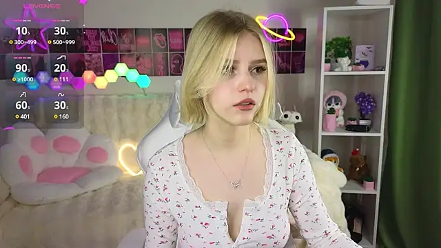 Snapshot of Dragonwind chatting on March 2025 11:33:01 PM Dragonwind online show from March 2025 11:33:01 PM