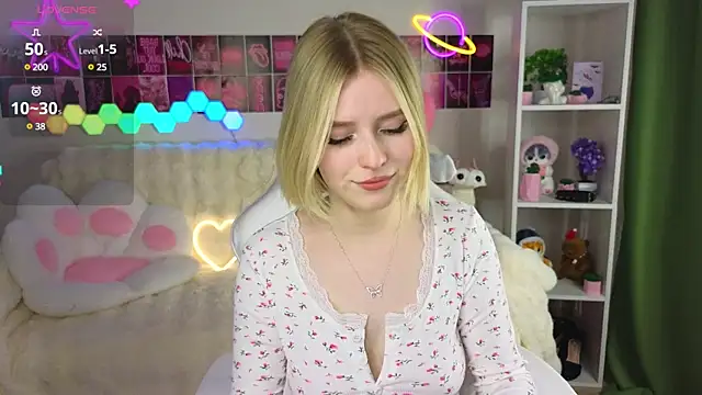 Snapshot of Dragonwind chatting on March 2025 05:43:02 AM Dragonwind online show from March 2025 05:43:02 AM