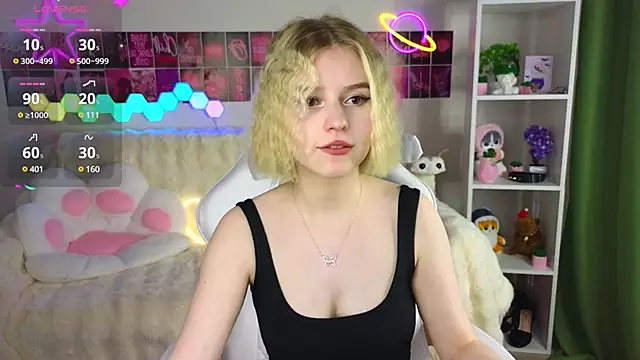 Snapshot of Dragonwind chatting on March 2025 05:01:02 AM Dragonwind online show from March 2025 05:01:02 AM