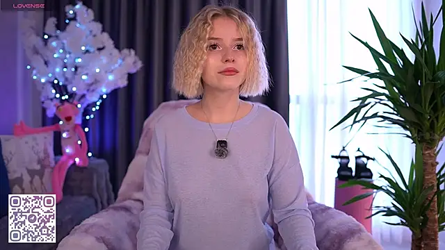 Snapshot of Dragonwind chatting on December 2025 09:25:01 AM Dragonwind online show from December 2025 09:25:01 AM