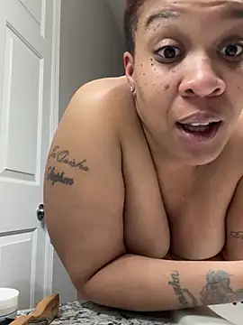 Snapshot of SexyHoneyRedd chatting on January 2025 10:34:02 PM SexyHoneyRedd online show from January 2025 10:34:02 PM