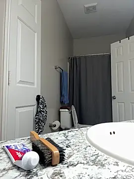 Snapshot of SexyHoneyRedd chatting on February 2025 11:25:01 AM SexyHoneyRedd online show from February 2025 11:25:01 AM