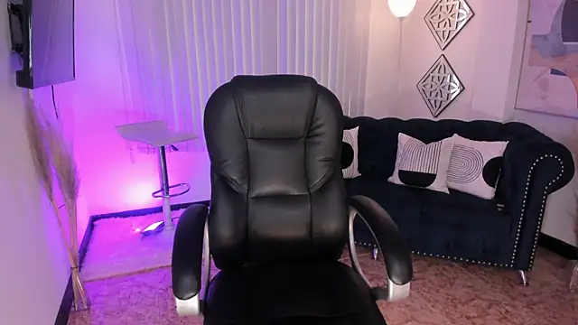 Snapshot of naomii_campbell_ chatting on January 2025 03:14:02 PM naomii campbell online show from January 2025 03:14:02 PM