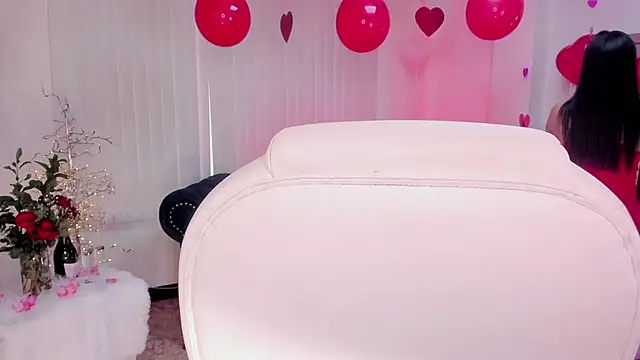 Snapshot of naomii_campbell_ chatting on February 2025 12:57:02 PM naomii campbell online show from February 2025 12:57:02 PM