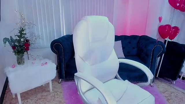 Snapshot of naomii_campbell_ chatting on February 2025 07:02:01 PM naomii campbell online show from February 2025 07:02:01 PM