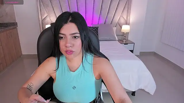 Snapshot of naomii_campbell_ chatting on September 2025 04:42:02 PM naomii campbell online show from September 2025 04:42:02 PM