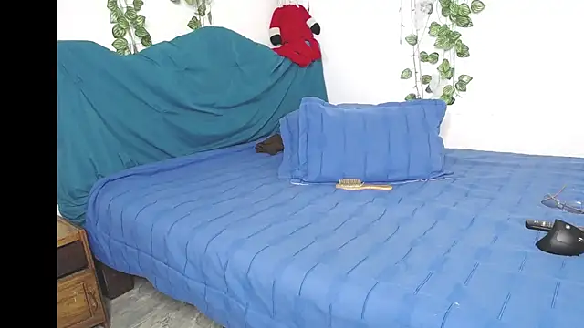 DominaLeona online show from November 2025 05:53:01 PM