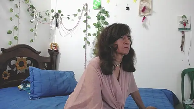 DominaLeona online show from April 2026 09:59:02 PM