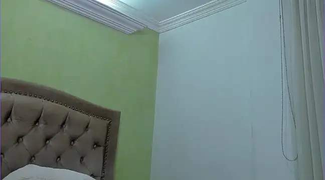 Snapshot of Luciluu20 chatting on January 2025 01:10:01 AM Luciluu20 online show from January 2025 01:10:01 AM