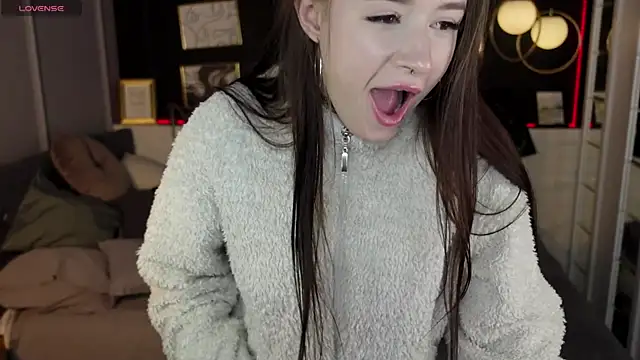 Lily Moonlight online show from December 2024 02:23:02 PM