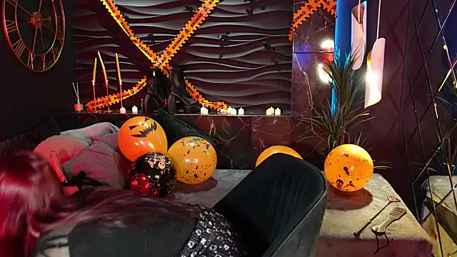 Lily Moonlight online show from October 2025 06:59:01 AM