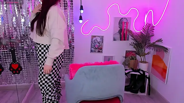 Lily Moonlight online show from February 2026 06:52:01 AM