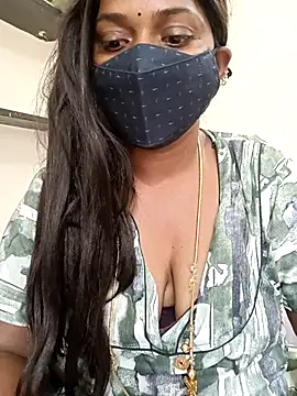 Snapshot of Renuma chatting on February 2025 08:17:01 AM Renuma online show from February 2025 08:17:01 AM