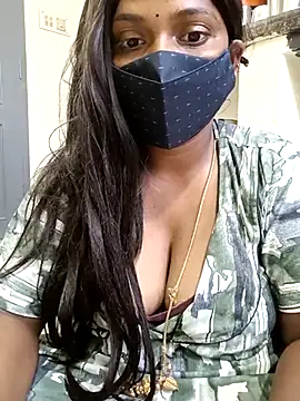 Snapshot of Renuma chatting on February 2025 11:28:02 AM Renuma online show from February 2025 11:28:02 AM