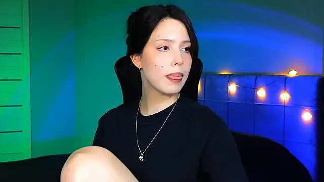 Stacy Gonzales  online show from February 2025 09:21:02 AM