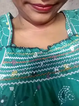 Snapshot of Wifesuman40 chatting on December 2024 07:03:02 AM Wifesuman40 online show from December 2024 07:03:02 AM