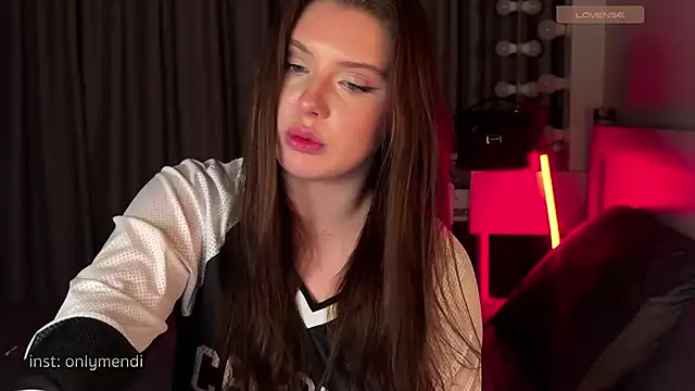 MENNDI online show from February 2025 07:43:02 PM