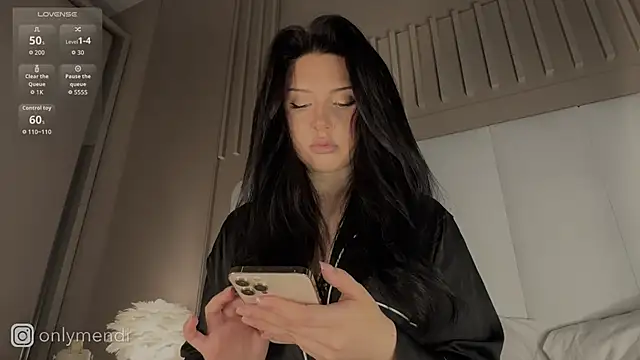 MENNDI online show from October 2025 08:33:02 AM