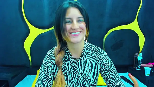 Snapshot of GiaRoussel chatting on March 2025 06:59:02 PM GiaRoussel online show from March 2025 06:59:02 PM