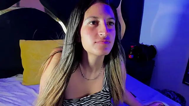 Snapshot of GiaRoussel chatting on November 2025 03:12:01 PM GiaRoussel online show from November 2025 03:12:01 PM