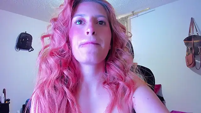 GiaRoussel online show from June 2026 07:58:02 PM