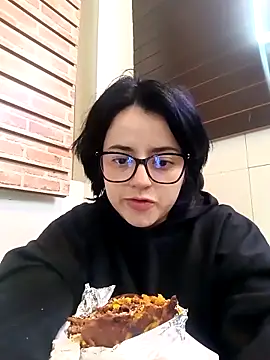 Lin-cute online show from March 2025 05:32:01 AM